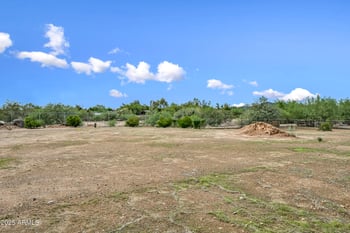 37512 16th St, Phoenix, AZ 85086