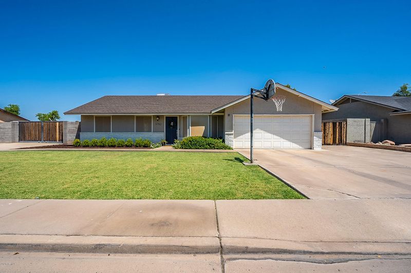 3752 E Dulciana Ave, Mesa, AZ 85206