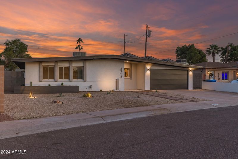 3753 E Paradise Dr, Phoenix, AZ 85028