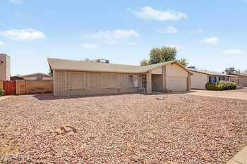 3753 Dalphin Rd, Phoenix, AZ 85051