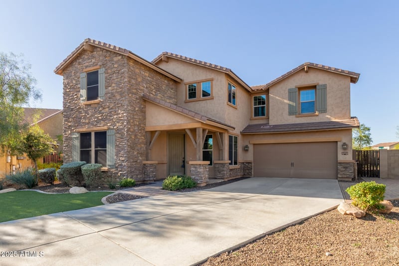 3760 Lapenna Dr, Phoenix, AZ 85087
