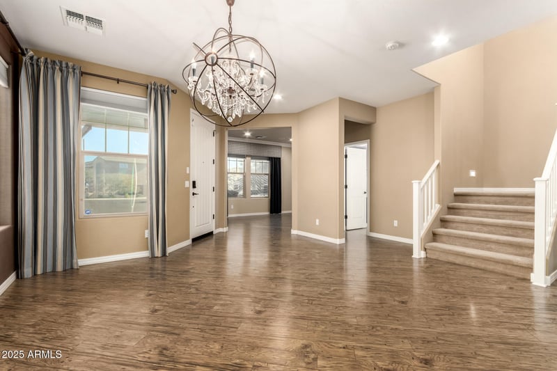 3760 Lapenna Dr, Phoenix, AZ 85087