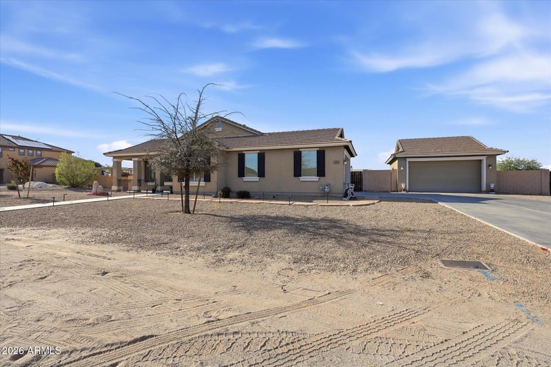 3760 Roberts Rd, San Tan Valley, AZ 85144