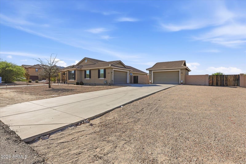 3760 Roberts Rd, San Tan Valley, AZ 85144