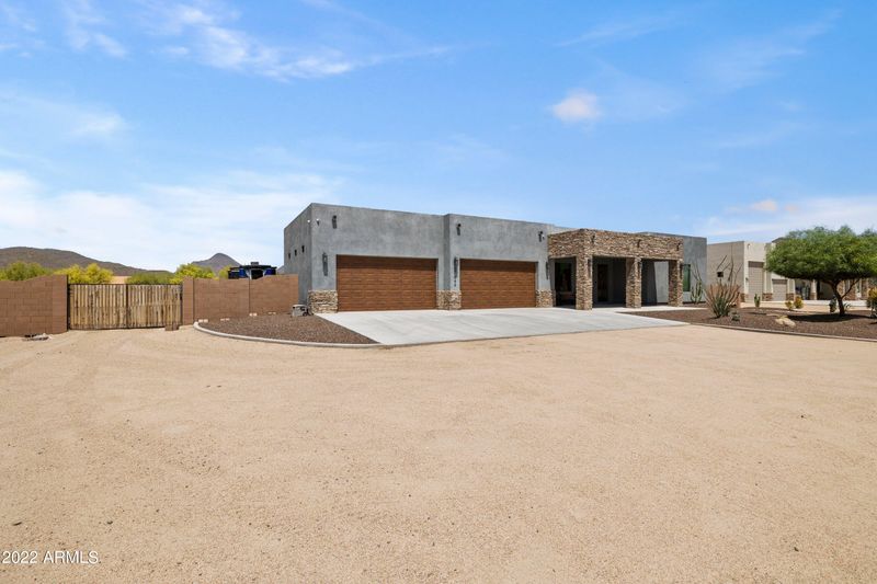 37646 N 24th St, Phoenix, AZ 85086