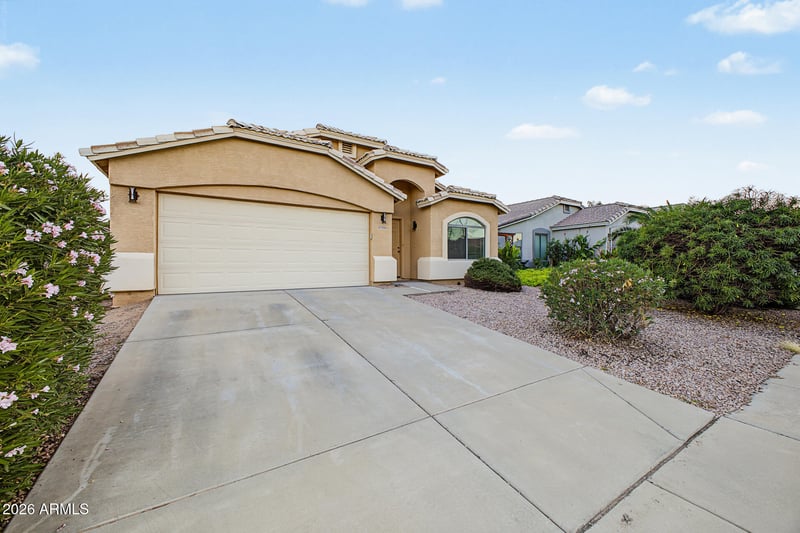 3765 W Yellow Peak Dr, San Tan Valley, AZ 85144