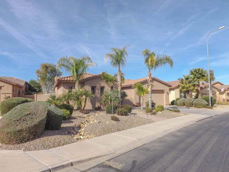 3767 E Aquarius Pl, Chandler, AZ 85249