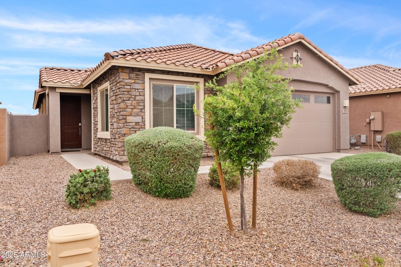 377 Pinnacle Ridge Dr, San Tan Valley, AZ 85140