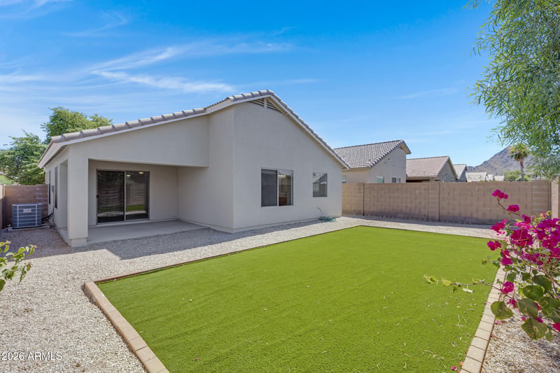 3770 Yellow Peak Dr, San Tan Valley, AZ 85144