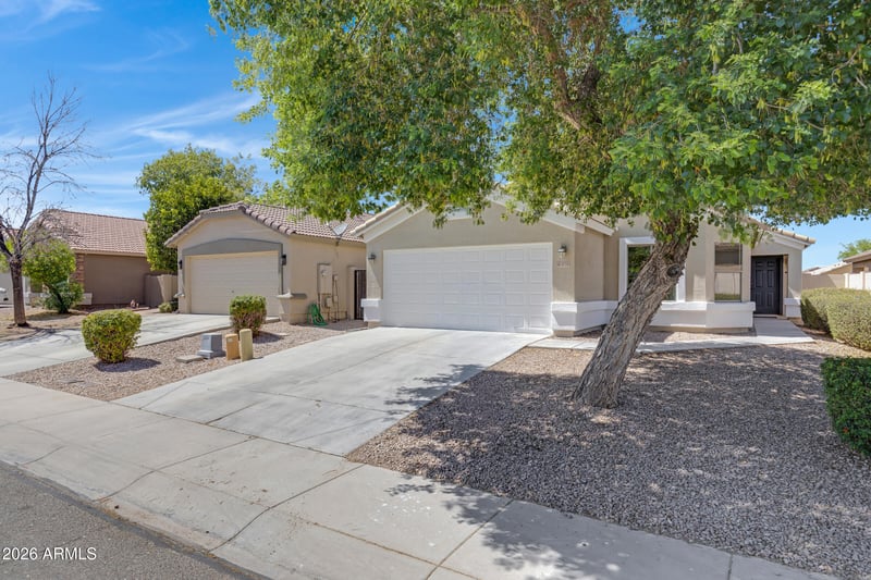 3770 Yellow Peak Dr, San Tan Valley, AZ 85144