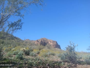 37750 Cow Creek Rd #C, Morristown, AZ 85342