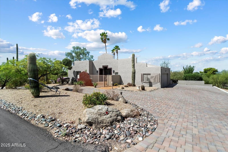 37760 Concho Dr, Carefree, AZ 85377