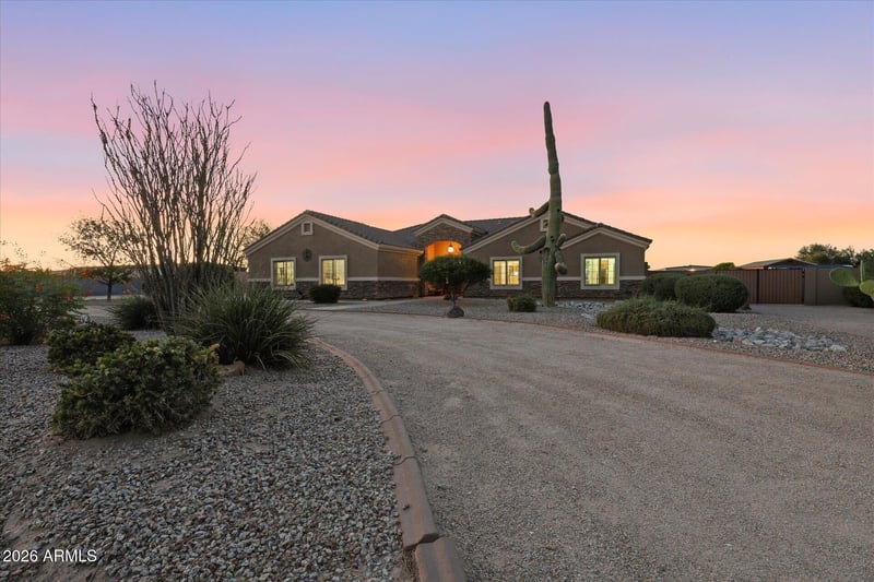 378 W Rhonda View Rd, San Tan Valley, AZ 85143