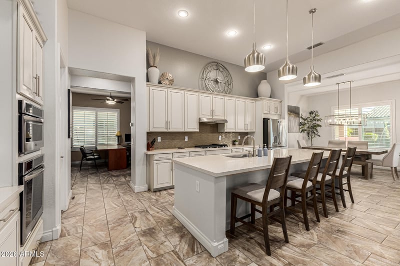 3785 Strawberry Dr, Gilbert, AZ 85298