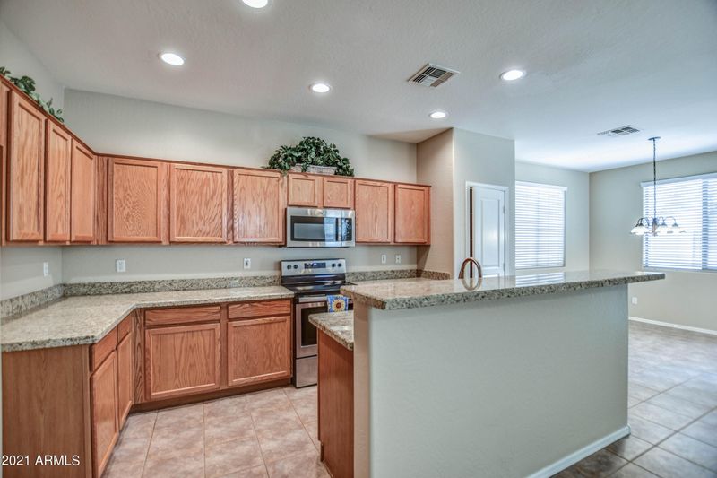 3787 E Chickadee Rd, Gilbert, AZ 85297