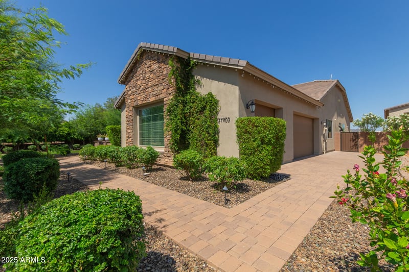37903 6th Ave, Phoenix, AZ 85086