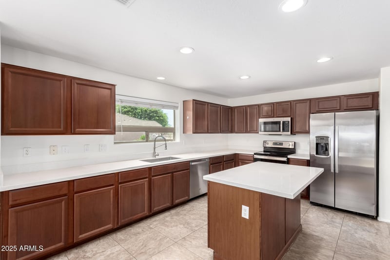 37911 Luke Ln, San Tan Valley, AZ 85140