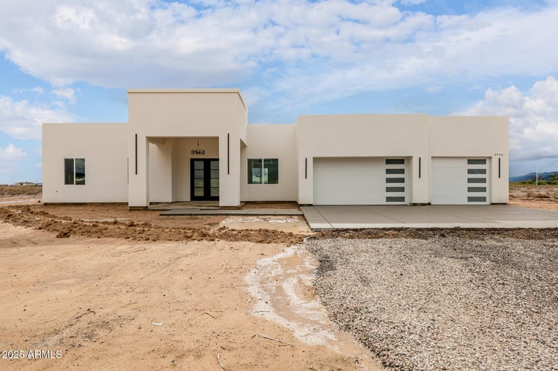 37911 Rancho Dr, Tonopah, AZ 85354