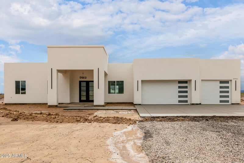 37911 Rancho Dr, Tonopah, AZ 85354