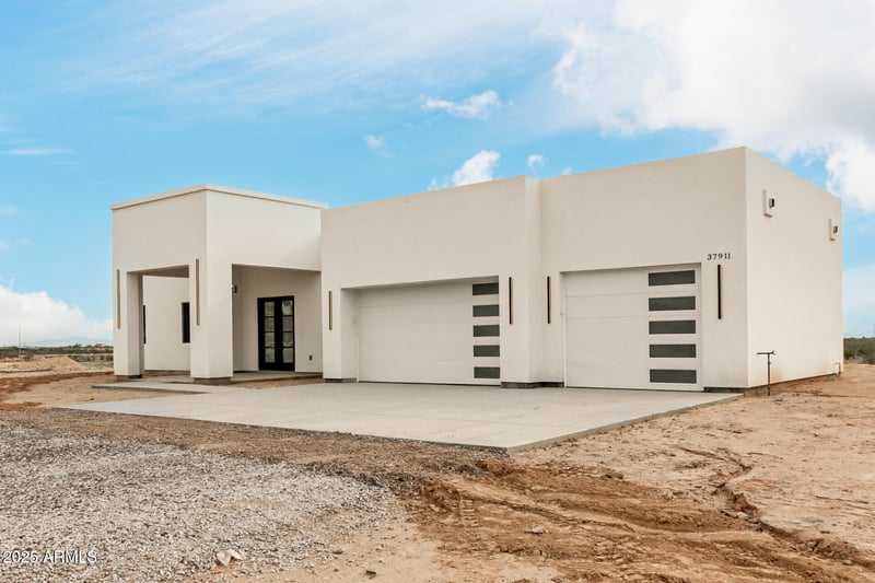 37911 Rancho Dr, Tonopah, AZ 85354