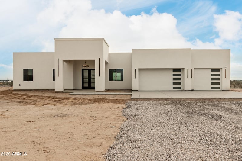 37911 Rancho Dr, Tonopah, AZ 85354