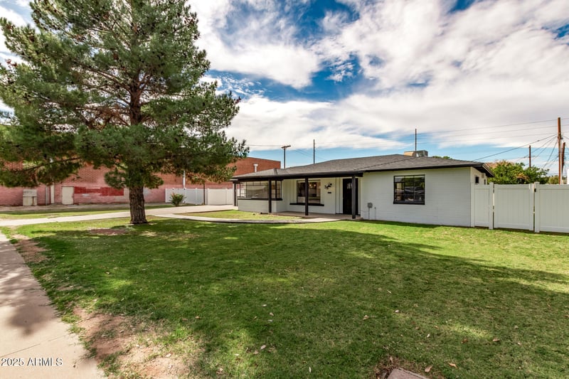 38 Fraser Dr, Mesa, AZ 85203