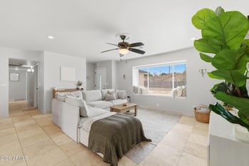 38 Hillview St, Mesa, AZ 85201