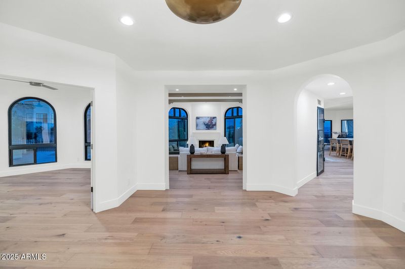 3800 E Lincoln Dr #1, Phoenix, AZ 85018