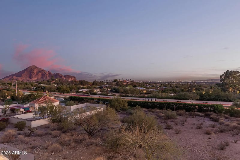 3800 Lincoln Dr #23, Phoenix, AZ 85018