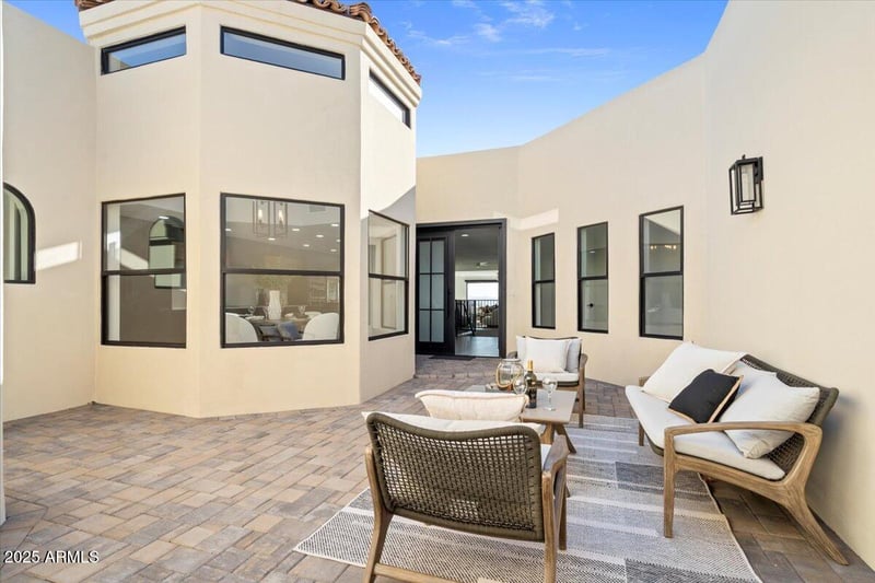 3800 Lincoln Dr #42, Phoenix, AZ 85018