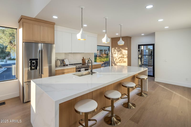 3800 Lincoln Dr #43, Phoenix, AZ 85018