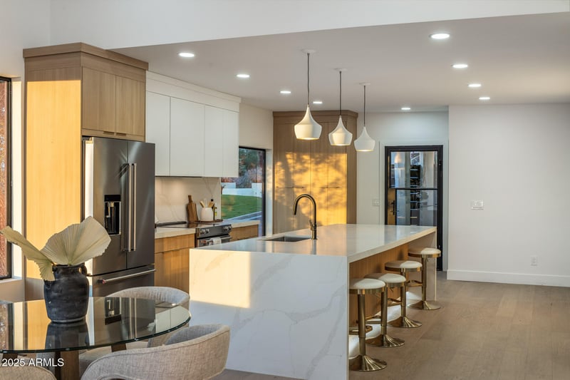 3800 Lincoln Dr #43, Phoenix, AZ 85018