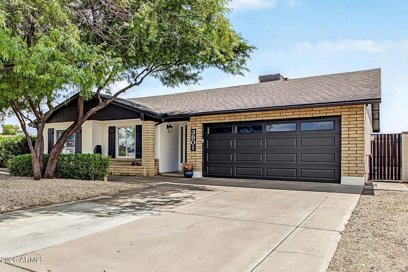 3801 W Muriel Dr, Glendale, AZ 85308