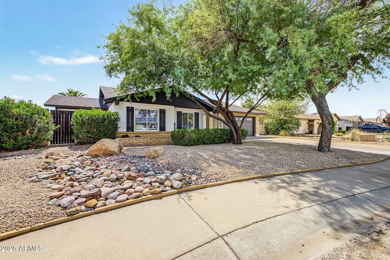 3801 W Muriel Dr, Glendale, AZ 85308