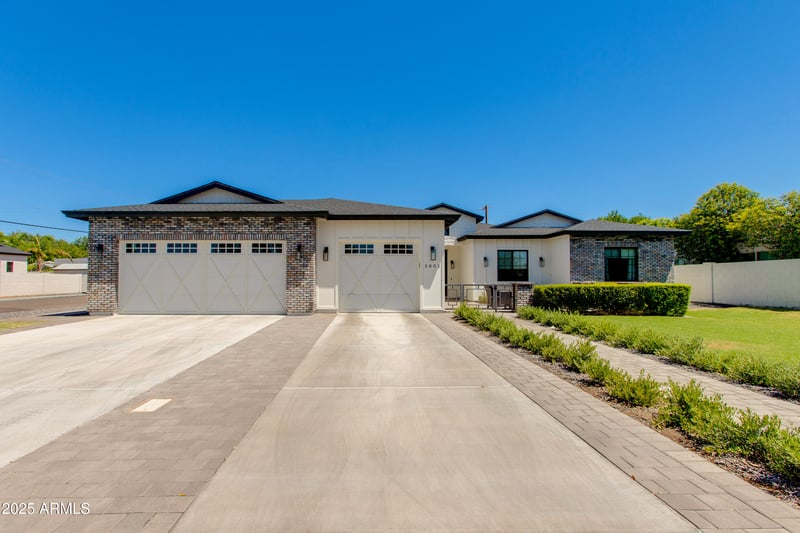 3802 E Highland Ave, Phoenix, AZ 85018