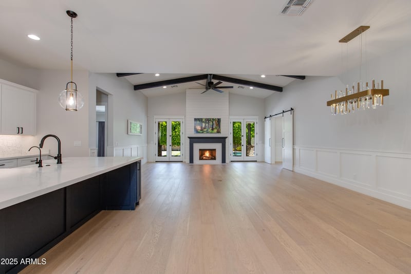 3802 E Highland Ave, Phoenix, AZ 85018