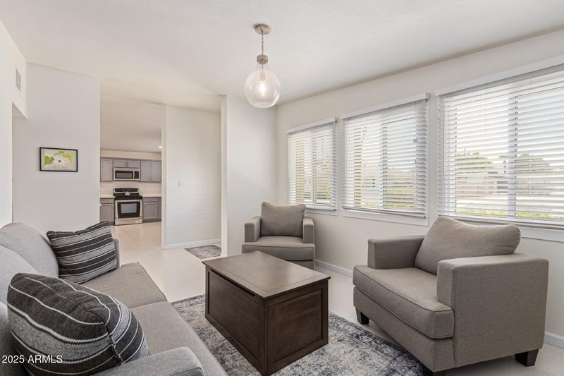 3802 Shaw Butte Dr, Phoenix, AZ 85028