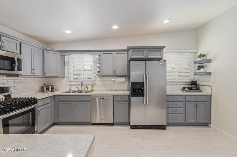 3802 Shaw Butte Dr, Phoenix, AZ 85028