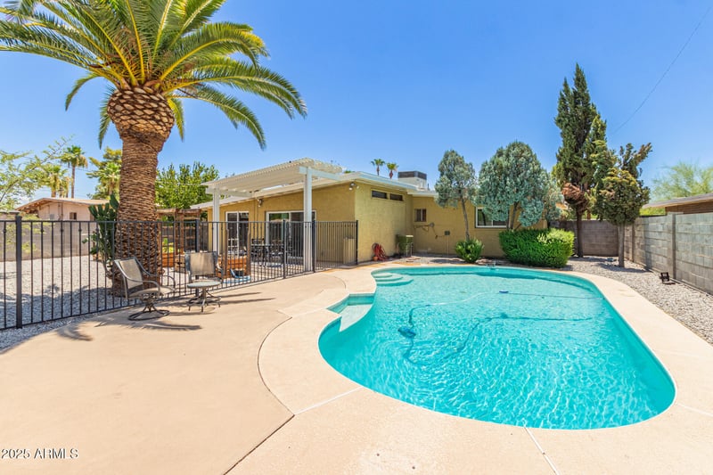 3802 Shaw Butte Dr, Phoenix, AZ 85028