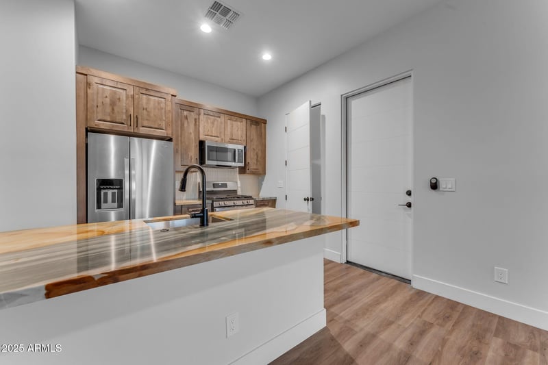 38024 15th Ave, Phoenix, AZ 85086