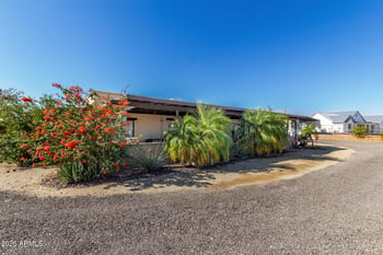 38026 251st Ave, Morristown, AZ 85342