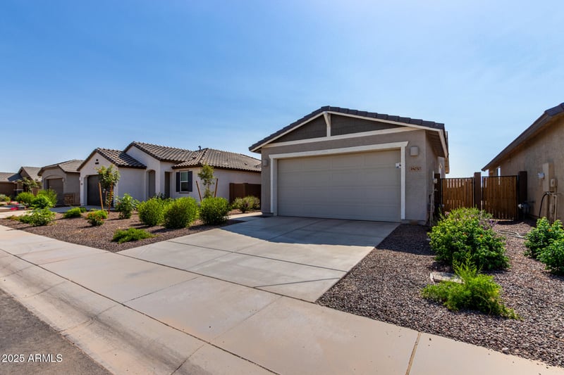 38030 Front Runner Ln, San Tan Valley, AZ 85140