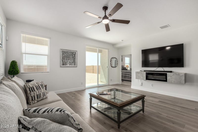38030 Front Runner Ln, San Tan Valley, AZ 85140