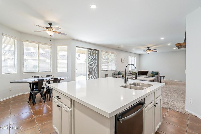 3807 E Parkview Dr, Gilbert, AZ 85295