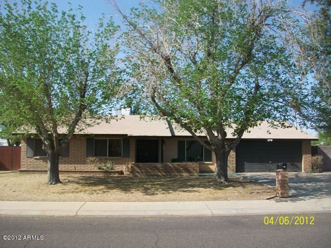 3807 W Dalphin Rd, Phoenix, AZ 85051