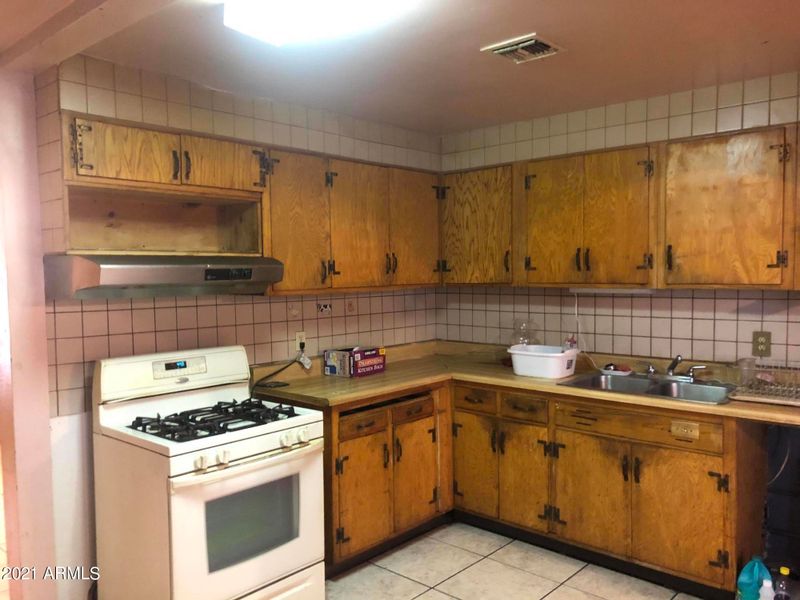 3807 W Lewis Ave, Phoenix, AZ 85009