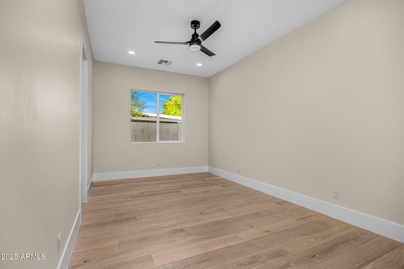 3808 Piccadilly Rd, Phoenix, AZ 85018