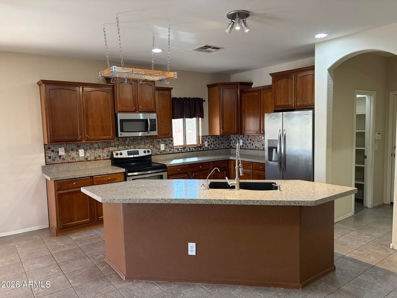 381 165th Dr, Goodyear, AZ 85338