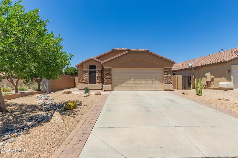 38102 Rusty Ln, San Tan Valley, AZ 85140
