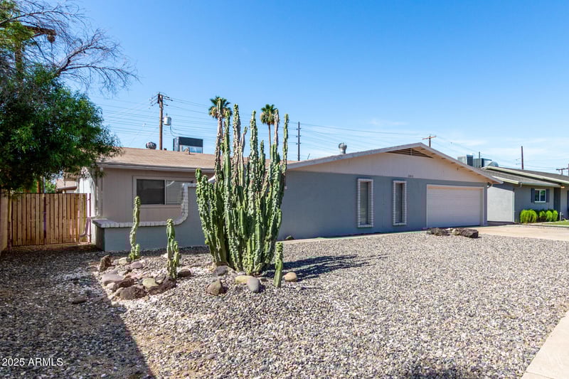 3811 Loma Ln, Phoenix, AZ 85051